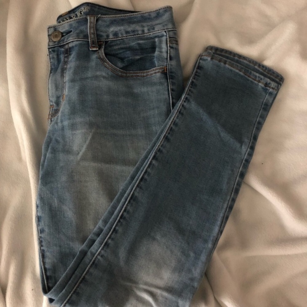 AMERICAN EAGLE JEANS